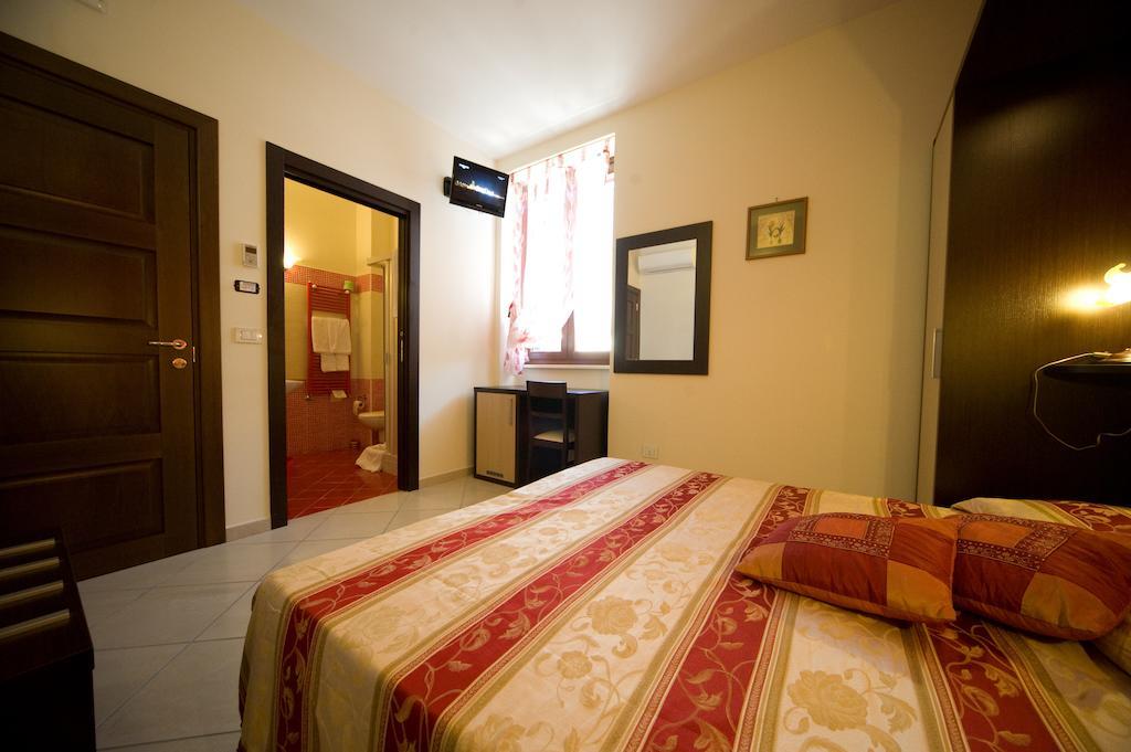 Hotel Quattro Ducati Trani Pokoj fotografie